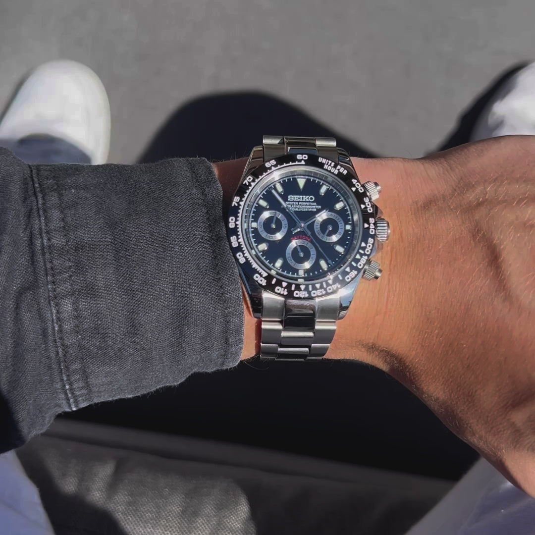 Video on wrist of the Daytona black watch